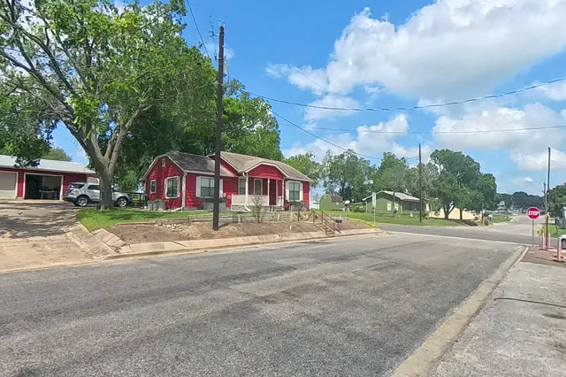 Dewarped 360 audit frame from front approach at 3:08 during the May 25, 2026 Sunken Gardens property walk.