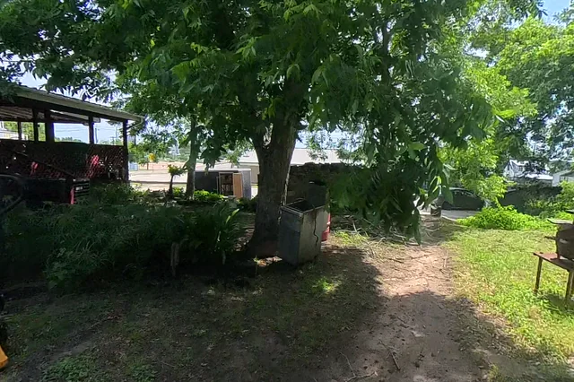 Dewarped 360 audit frame from stone patio and courtyard at 15:29 during the May 25, 2026 Sunken Gardens property walk.