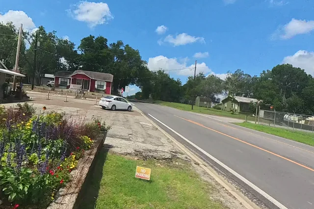 Dewarped 360 audit frame from stone patio and courtyard at 17:14 during the May 25, 2026 Sunken Gardens property walk.